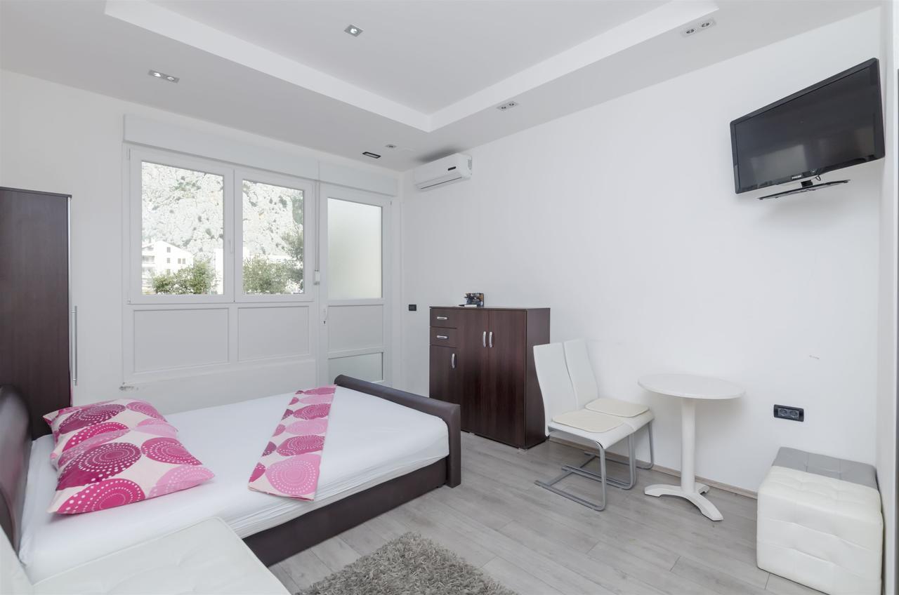 Apartment Antonela 오미스 외부 사진